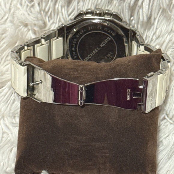 Unique Michael Kors watch - Picture 6 of 15